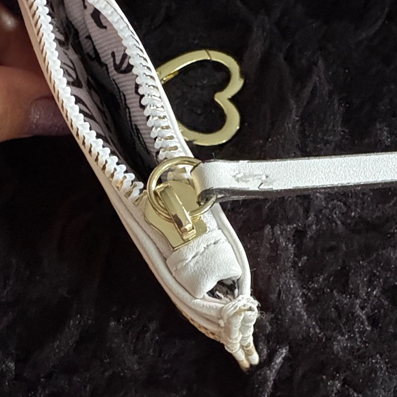 Juicy Couture Beige and White Card Holder - Picture 8 of 12